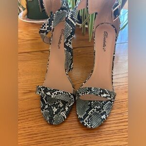 💥leopard style Berckelle heels size 11 💥